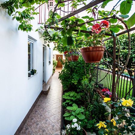 Apartments Lea Porec Esterno foto