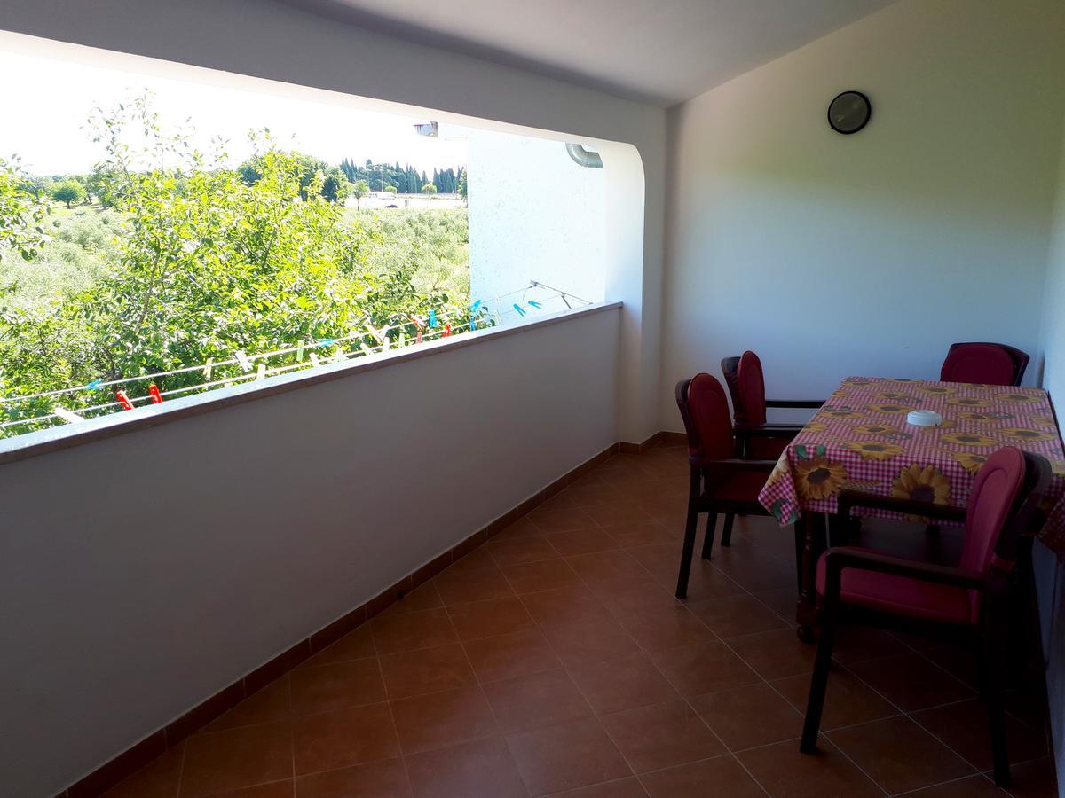 Apartments Lea Porec Esterno foto