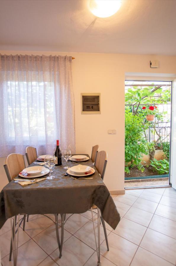 Apartments Lea Porec Esterno foto