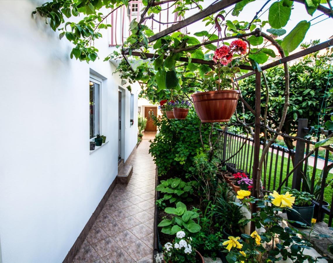 Apartments Lea Porec Esterno foto