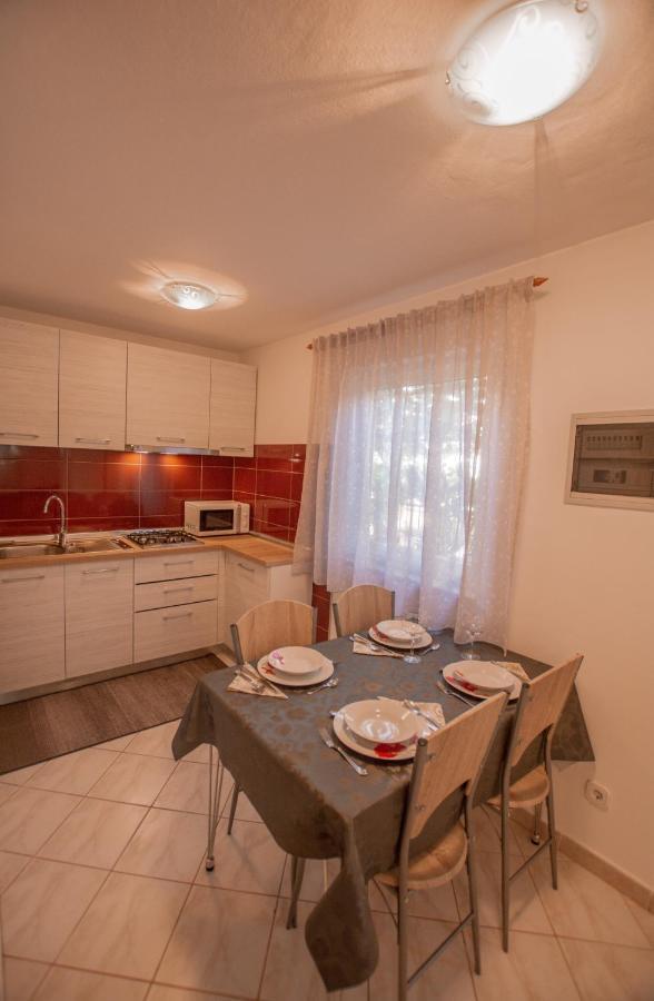 Apartments Lea Porec Esterno foto