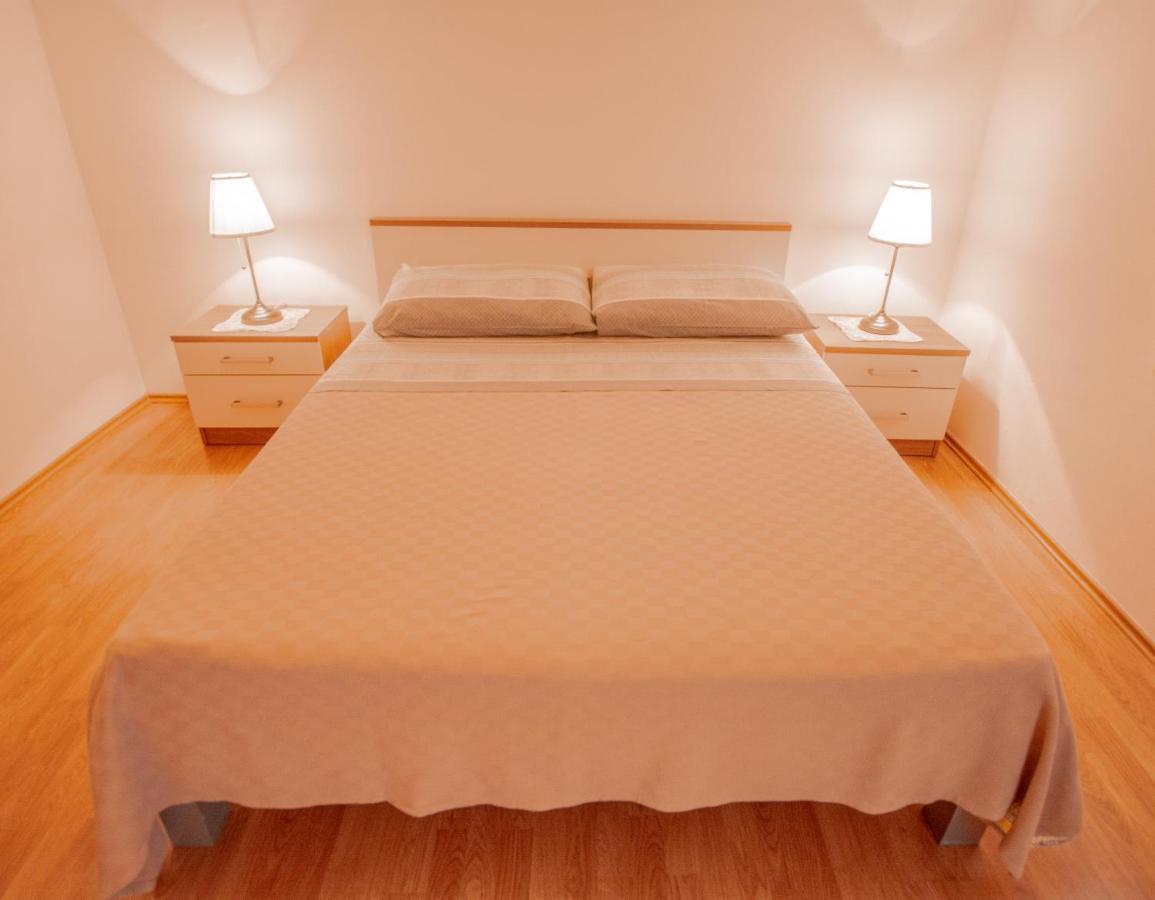 Apartments Lea Porec Esterno foto