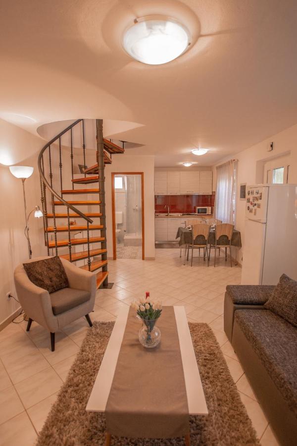Apartments Lea Porec Esterno foto