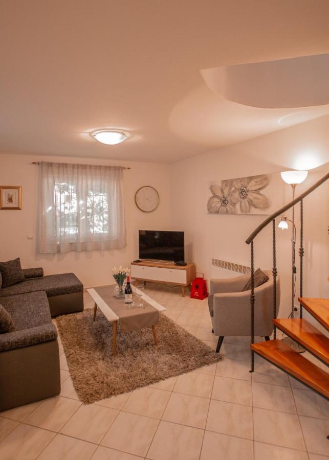 Apartments Lea Porec Esterno foto