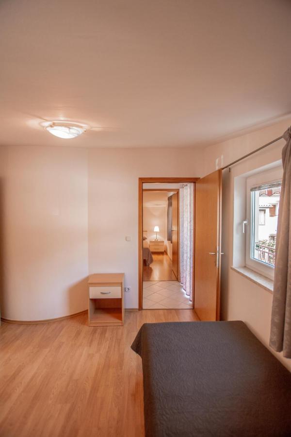 Apartments Lea Porec Esterno foto